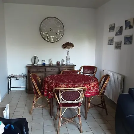 Maison Avec Jardin A Les Bains Semesterbostad